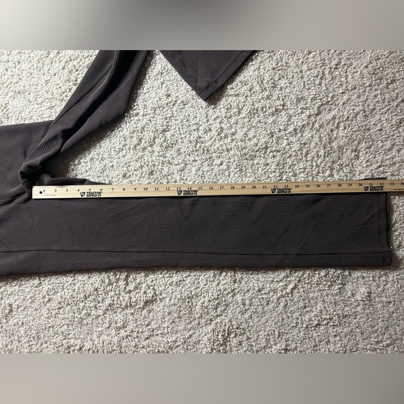 Lululemon Size 2 Ribbed Softstreme Flared Pants NWT - Picture 5 of 6